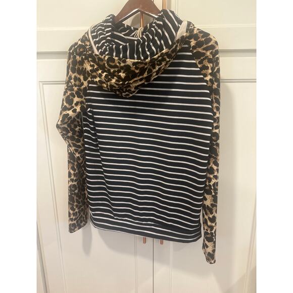 AND THE WHY casual Top Size Medium Striped Animal Print Hoodie NEW - Picture 5 of 7